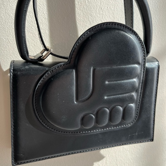 Ester Manas Black Leather Heart Holding Hands Crossbody Purse - Picture 5 of 11